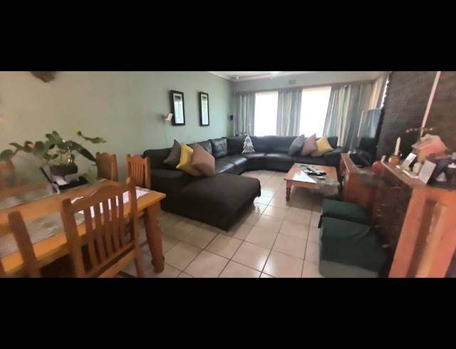 5 BEDROOM HOUSE FOR SALE IN WILRO PARK